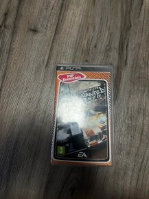 PSP 3004 set + NFS MOST WANTED. - 9