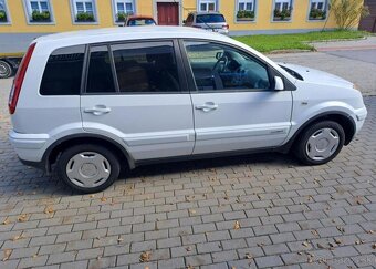 Ford Fusion 1,4 16V benzín manuál 59 kw - 9