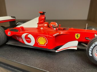 1:18 Ferrari F2002 Michael Schumacher (Hot Wheels) - 9