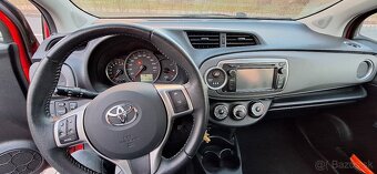 Toyota Yaris 1.0l / 2011 - 9