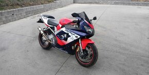 Honda CBR 929RR - 9