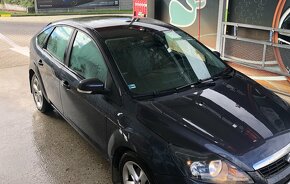 Ford Focus 1.6 benzinove - 9