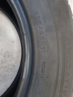 Predám zimné pneu Dunlop 225/65 R17 - 9