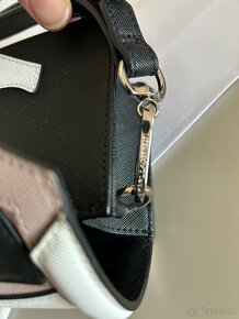 Karl Lagerfeld malá crossbody kabelka originál - 9