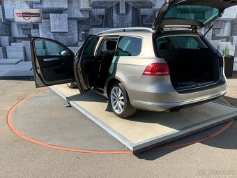 Volkswagen Passat 2.0TDI 125KW, VÝBAVA - 9