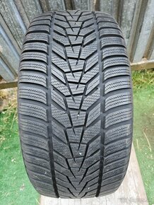 Špičkové,prakticky nejazdené zimné pneu Hankook - 245/40 r18 - 9