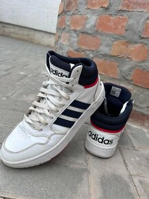 Adidas HOOPS botasky veľkosť č. 41,5 - 9