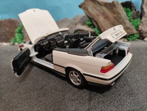 prodám model 1:18 BMW 325i cabrio - 9