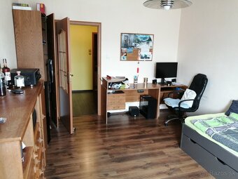 TROJIZBOVÝ BYT S BALKÓNOM - /80m2/ - SÍDLISKO BANIČNÉ. - 9