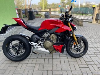 DUCATI Streetfighter V4S - 9