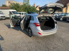 Hyundai i30 1.6 CRDi, 81KW - 9