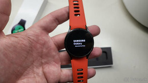 Samsung Galaxy Watch 4 menšie 40mm LTE - 9