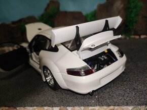 prodám model 1:18 porsche 911 GT3 RSR 996 plain body version - 9