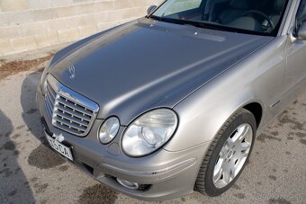 Mercedes-Benz E trieda Sedan 280 Elegance A/T 4-matic - 9