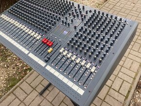 Mix pult soundcraft.    290€ - 9