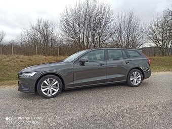 predám Volvo V60, benzín 2.0, automat, rok 2020/11 - 9