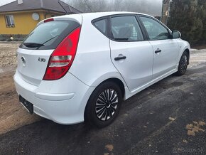 HYUNDAI I30 BENZIN 1,4 BENZIN ROK 2011 - 9