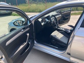 VW Passat Variant 2.0 TDi DSG 110KWHIGLINE - 9