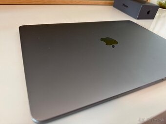 Macbook Pro RETINA 13.3" / I5 2.3GHZ / 8GB RAM / 256GB SSD - 9