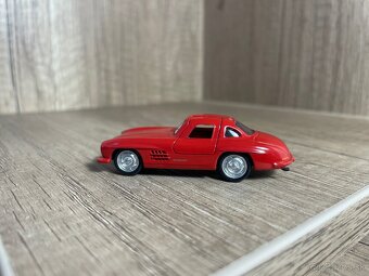 1:64 Mercedes-Benz 300 SL & Renntransporter (Norev) - 9