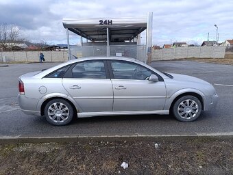 Opel Vectra 2.2 TDI - 9