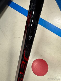 UPLNE NOVA PROFI HOKEJKA CCM JETSPEED PRO STOCK - 9