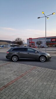 Toyota Avensis Combi 2.2TDI  2010 - 9