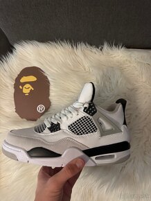 Jordan 4 - 9