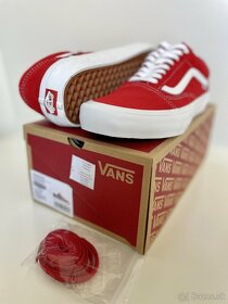 VANS Old Skool Pro - Red/White (Suede) - 9