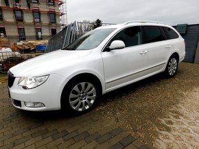 Škoda Superb Combi 2.0 TDI CR 140k Elegance DSG - 9