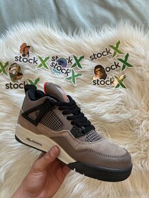 Jordan 4 - 9