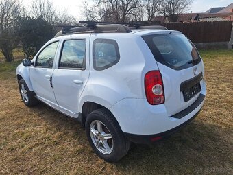 DACIA DUSTER 1,6 BENZÍN 4X4 ROK 2011 - 9