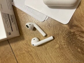 Apple AirPods 2 - 9