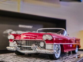 Cadillac Le Mans 1:18 Minichamps 300ks - 9