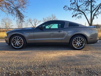 Predám auto Ford Mustang - 9