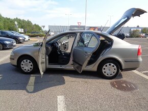 Škoda Octavia 1.6i Ambiente - 9