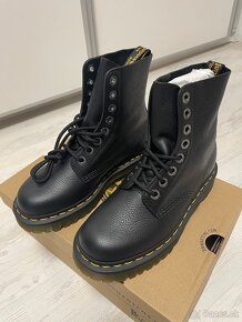 Dr. Martens - 9