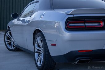 Dodge Challenger R/T 5.7 HEMI A/T - 9