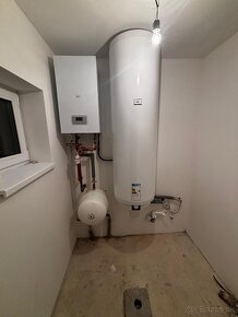 Bungalov holodom + elektrický kotol Protherm + 200L bojler - 9