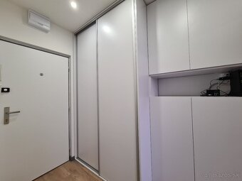 Garsónka, Nám. L. Novomeského, 24 m2, na 9. z 12 pos., po KR - 9