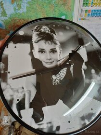 Predam skvostné hodiny Audrey Hepburn Raňajky u Tyffanyho - 9