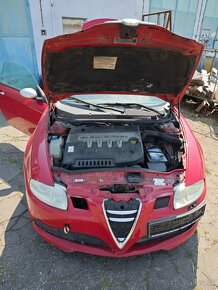 Alfa Romeo GT 1.9 JTD - 9