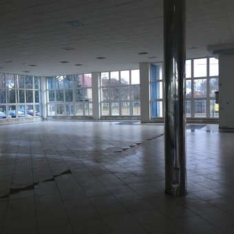 Na prenájom obchodné priestory 1300 m2 Hurbanovo - 9