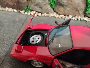 Prodám model 1:18 Ferrari 328GTB KYOSHO - 9