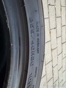 255 40 R20 DUNLOP SPORTMAX rt2 - 9