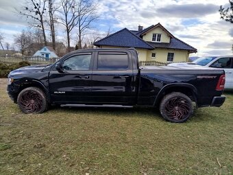 Dodge RAM 5.7 V8 , LARAMIE , 4x4 , full vybava , 2022 rok - 9