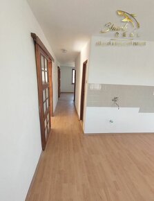 Slnečný dom s priestranným pozemkom 1100 m2 - 9