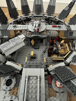 Lego Star Wars 75105 Millennium Falcon - 9