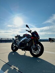 Aprilia Tuono V4 1100 Factory - 9