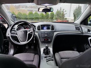 Opel Insignia Sports Tourer SW - 9